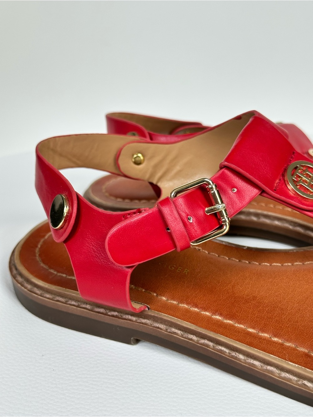 Tommy Hilfiger Thong T-Strap Open Toe Buckle Closure Red Sandal Women’s Size 7.5 - Picture 8 of 15